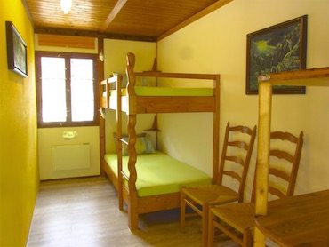 Zweibettzimmer mit Etagenbett